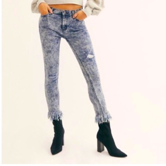 NWT Free People Acid Wash Great Heights Frayed Skinny Jeans size 27 - Picture 1 of 14